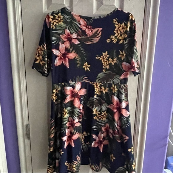 Floral A-line Dress - Picture 7 of 9